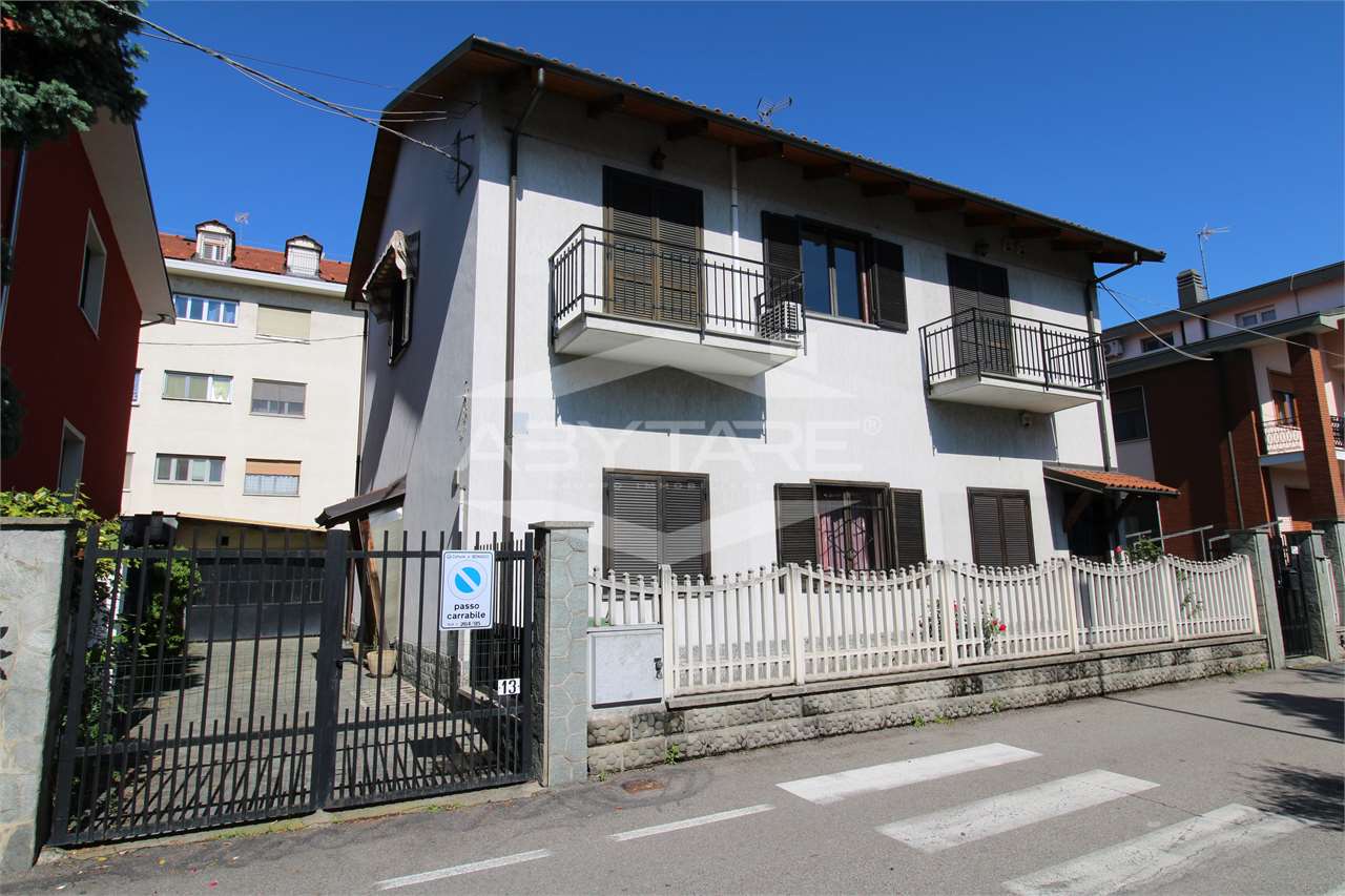 BEINASCO APPARTAMENTO AL PRIMO PIANO CON TERRAZZO