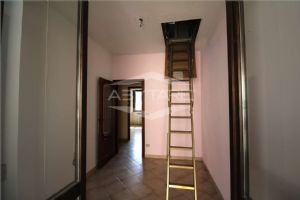 BEINASCO APPARTAMENTO AL PRIMO PIANO CON TERRAZZO