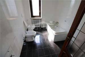 BEINASCO APPARTAMENTO AL PRIMO PIANO CON TERRAZZO