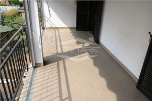 BEINASCO APPARTAMENTO AL PRIMO PIANO CON TERRAZZO
