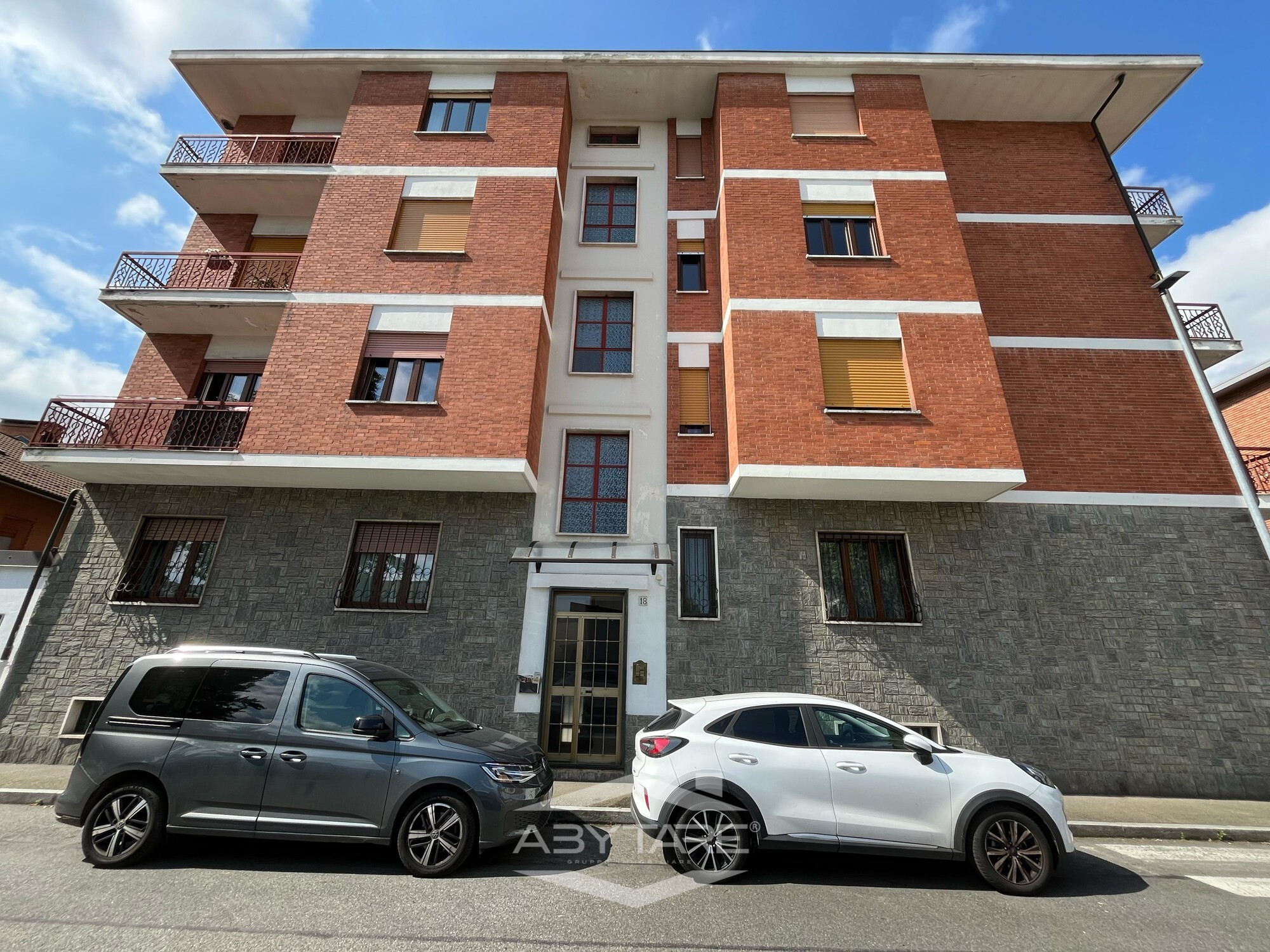 2 locali in vendita via Sauro Nichelino
