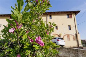 Cascina ristrutturata nelle colline del Monferrato