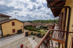 Cascina ristrutturata nelle colline del Monferrato