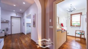 Ampia villa con giardino