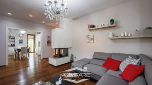 Ampia villa con giardino