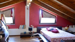 Ampia villa con giardino