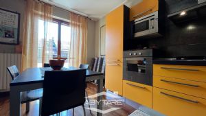 Appartamento bilivello con box auto doppio