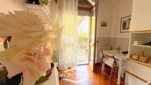 Casa semindipendente con giardino