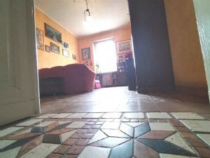 APPARTAMENTO DI 125 MQ CON BOX AUTO ESCLU
