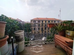 APPARTAMENTO DI 125 MQ CON BOX AUTO ESCLU