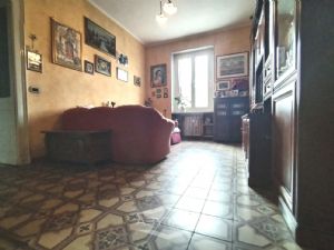 APPARTAMENTO DI 125 MQ CON BOX AUTO ESCLU