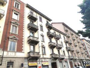 APPARTAMENTO DI 125 MQ CON BOX AUTO ESCLU