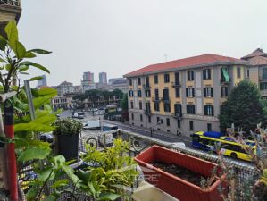 APPARTAMENTO DI 125 MQ CON BOX AUTO ESCLU