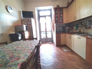 APPARTAMENTO DI 125 MQ CON BOX AUTO ESCLU