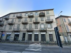 Locazione Negozio Moncalieri Centro via Cavour