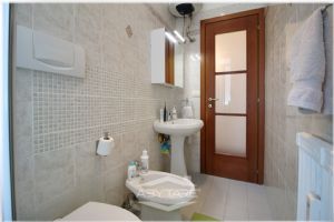 2 locali affittasi Torino via Poirino 6