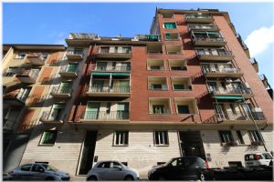 Torino Nizza Millefonti: Camere in Quadrilocale Ristrutturato – All Inclusive!