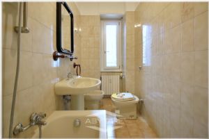 Torino Nizza Millefonti: Camere in Quadrilocale Ristrutturato – All Inclusive!