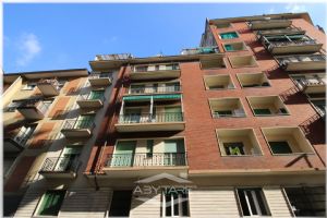 Torino Nizza Millefonti: Camere in Quadrilocale Ristrutturato – All Inclusive!