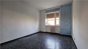 ZONA NORD - 3 LOCALI DA RISTRUTTURARE