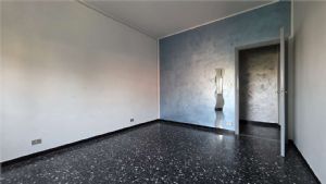 ZONA NORD - 3 LOCALI DA RISTRUTTURARE