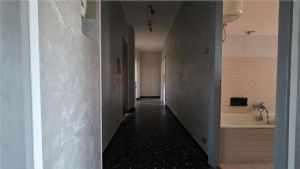 ZONA NORD - 3 LOCALI DA RISTRUTTURARE