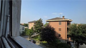 ZONA NORD - 3 LOCALI DA RISTRUTTURARE