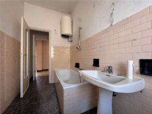 Ampio Trilocale da Ristrutturare – Contesto Signorile Riqualificato con Ecobonus 110%