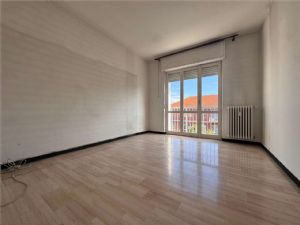 Ampio Trilocale da Ristrutturare – Contesto Signorile Riqualificato con Ecobonus 110%