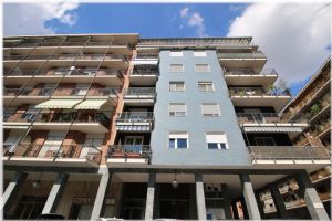 Torino Piazza Guala – 4 locali ristrutturato con doppi servizi e balconi luminosi