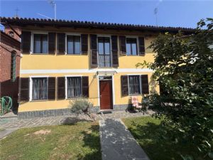 Porzione di cascina ristrutturata in vendita Revignano