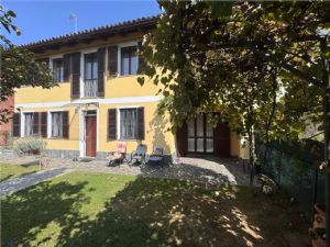 Porzione di cascina ristrutturata in vendita Revignano