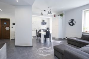 Ampio 3 locali ristrutturato a nuovo!