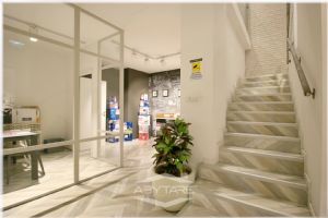 Negozio ristrutturato alta visibilità in Corso Traiano