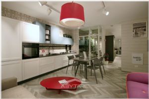 Negozio ristrutturato alta visibilità in Corso Traiano
