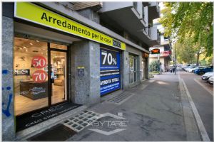 Negozio ristrutturato alta visibilità in Corso Traiano