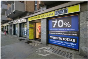 Negozio ristrutturato alta visibilità in Corso Traiano