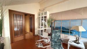 Appartamento bilivello con box auto