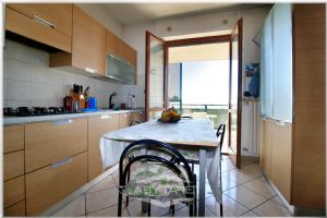 Appartamento panoramico su due livelli con terrazzi Torino Via Rignon 10