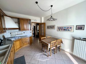 3 locali con box auto affittasi Moncalieri Via Turati 4