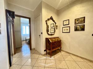 3 locali con box auto affittasi Moncalieri Via Turati 4