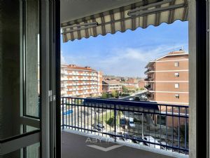 3 locali con box auto affittasi Moncalieri Via Turati 4