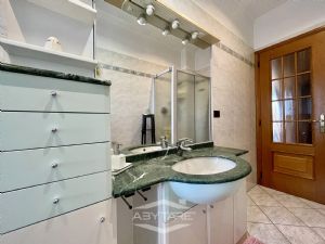 3 locali con box auto affittasi Moncalieri Via Turati 4