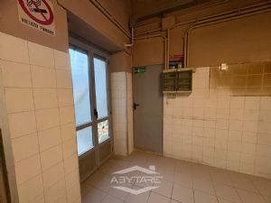 AMPIO LOCALE COMMERCIALE LIBERO SUBITO