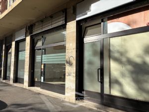 AMPIO LOCALE COMMERCIALE LIBERO SUBITO