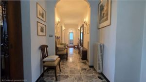 APPARTAMENTO IN VILLA CON GIARDINO E BOX