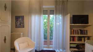 APPARTAMENTO IN VILLA CON GIARDINO E BOX