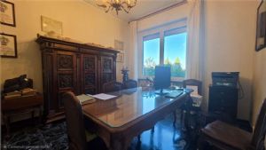 APPARTAMENTO IN VILLA CON GIARDINO E BOX