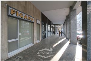 Negozio storico in affitto – Piazza Guala, Torino Sud