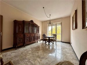 Traversa c.so Torino, quadrilocale arioso e ben servito